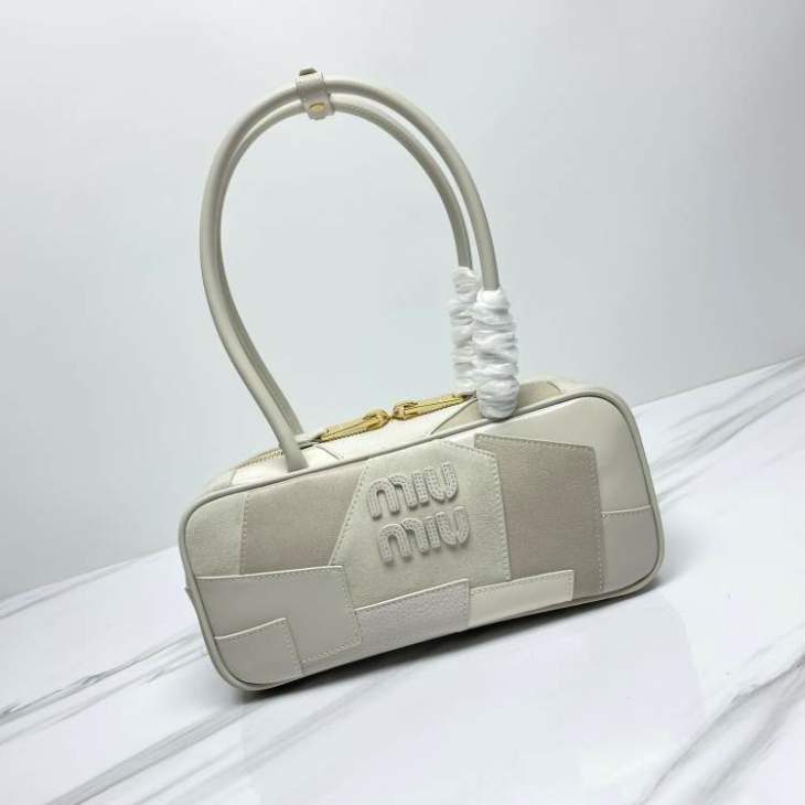 Picture of Miu Miu Handbags _SKUfw184960426fw